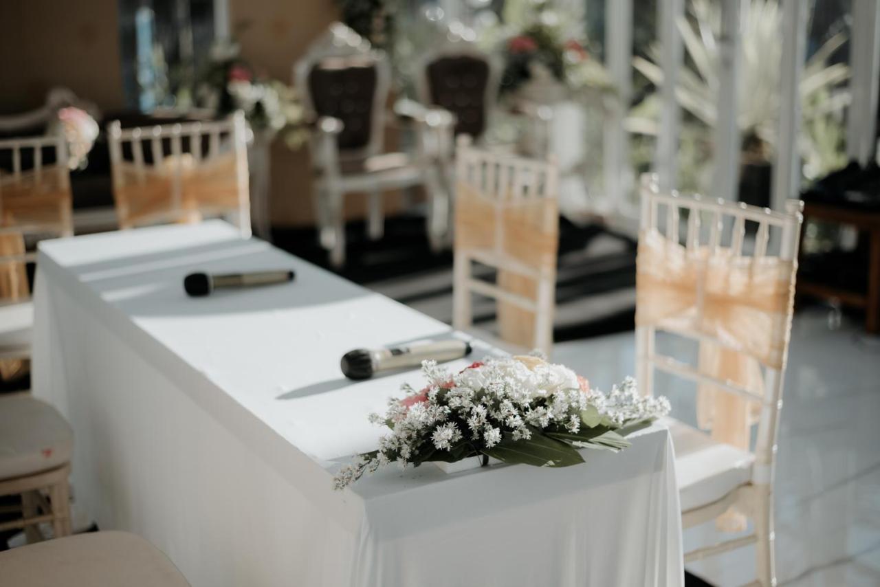 Royal Hotel And Villa Batu Batu  Dış mekan fotoğraf