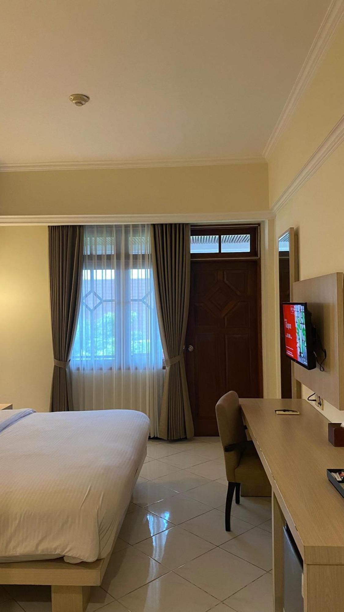 Royal Hotel And Villa Batu Batu  Dış mekan fotoğraf