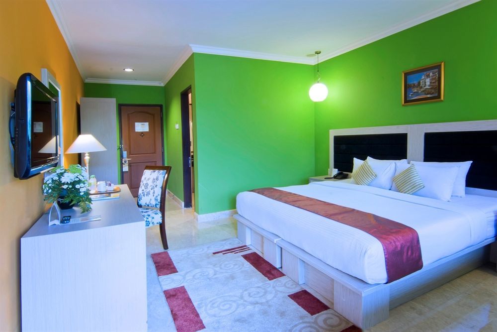 Royal Hotel And Villa Batu Batu  Dış mekan fotoğraf
