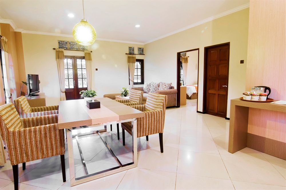 Royal Hotel And Villa Batu Batu  Dış mekan fotoğraf