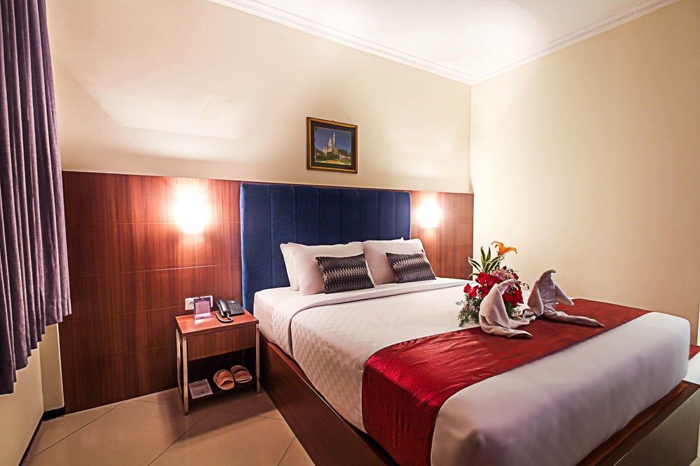 Royal Hotel And Villa Batu Batu  Dış mekan fotoğraf
