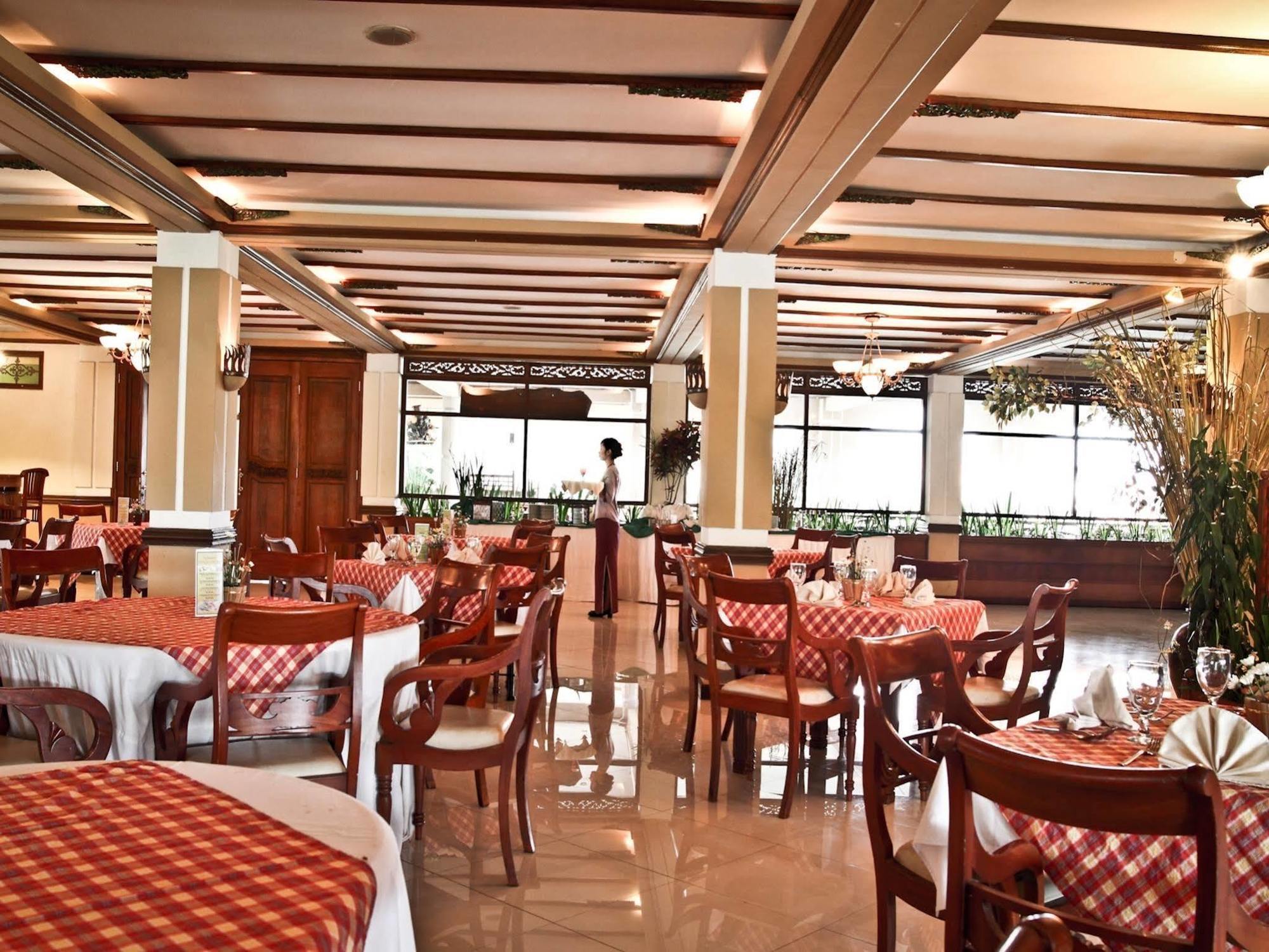 Royal Hotel And Villa Batu Batu  Dış mekan fotoğraf